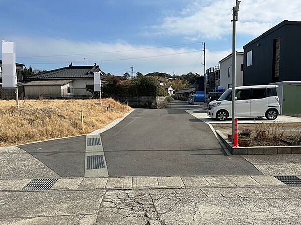 交通量が少ないので駐車も楽にできますね♪