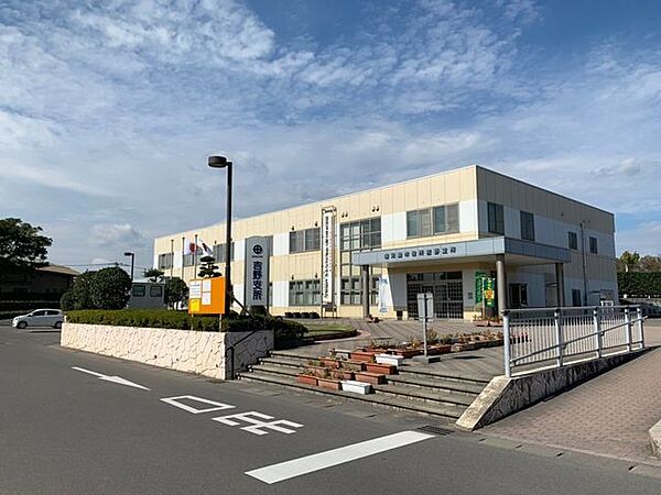 鹿児島市役所 吉野支所・開庁時間　8時30分～17時15分・休業日　土・日曜日、祝日、12月29日～1月3日・駐車場有（42台） 1200m