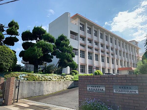 東高等学校 650m