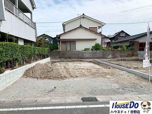 1号棟:左側令和8年4月完成予定。撮影日:令和7年11月2日