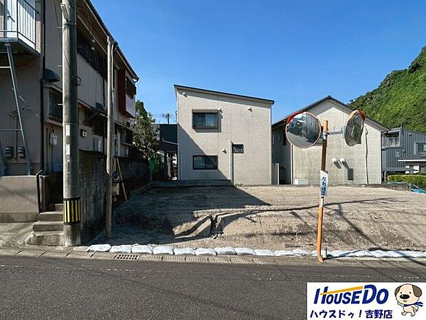 左:2号棟2026年3月完成予定撮影日:2025年10月10日