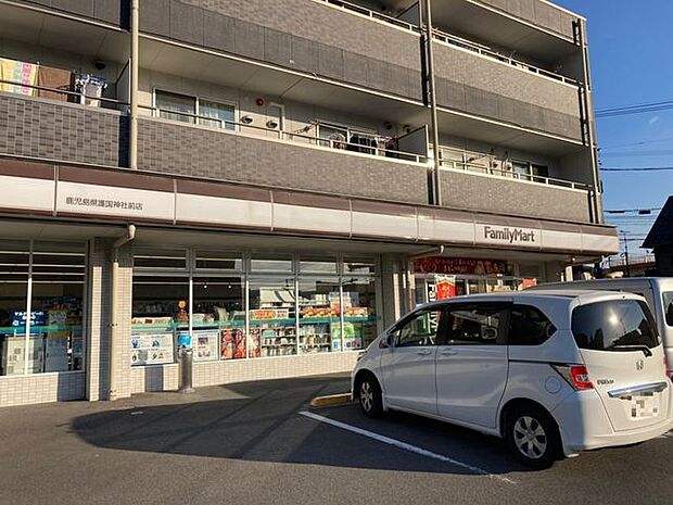 ファミリーマート 護国神社前店ファミリーマート 護国神社前店 330m