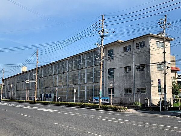 天保山中学校児童数は約377名、教員数は約29名です。（令和7年4月） 750m