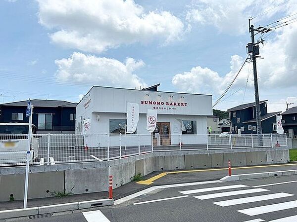 SUMOMO BAKERY 吉野店・営業時間 8:00～19:00・定休日 水曜日 1170m