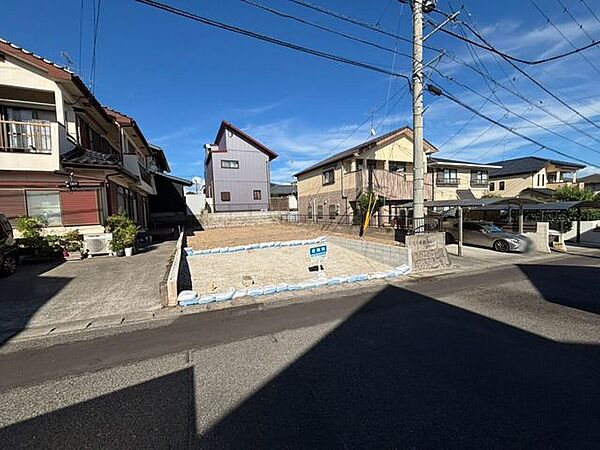 ■建築条件はありませんのでお好きなメーカーで建てる事が出来ます。≪約51坪≫■桜丘西小・桜丘中まで徒歩4分（約300ｍ）♪■南西向きで日当たり良好♪