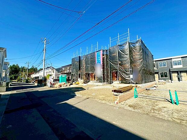 前面道路含む外観