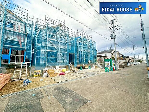 前面道路含む外観