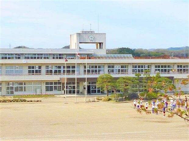 柴田町立船岡小学校 徒歩9分。 650m