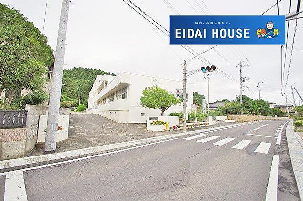 名取市立館腰小学校 徒歩9分。 710m