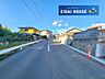 外観：前面道路