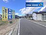外観：前面道路含む外観