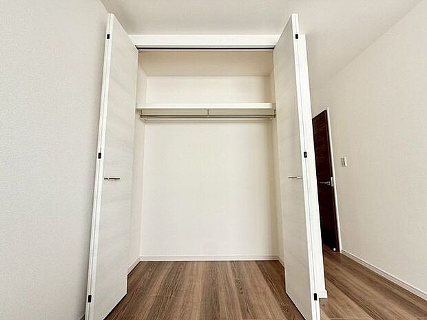 *5.75帖居室 収納*