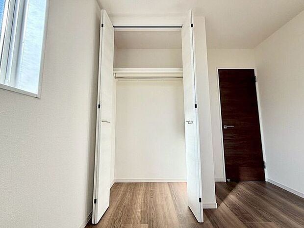 *4.69帖居室 収納*