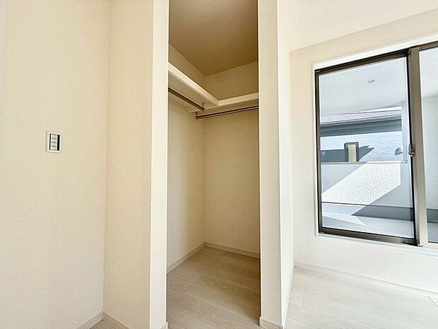 ＊南東側　5.81帖居室　WIC＊