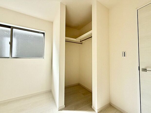 ＊南西側　5.81帖居室　WIC＊