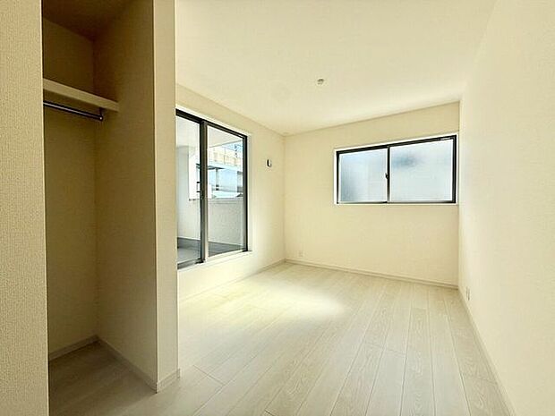 ＊南東側　5.81帖居室＊