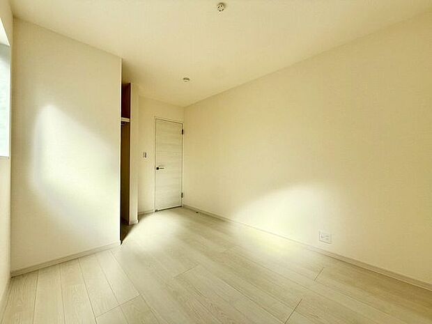 ＊南西側　5.81帖居室＊