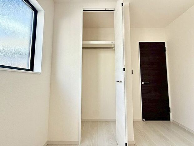 ＊北側5.44帖居室　収納＊