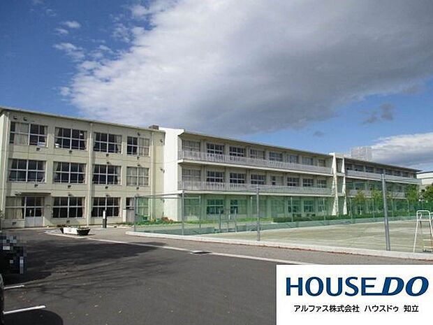 刈谷市立刈谷東中学校 1300m