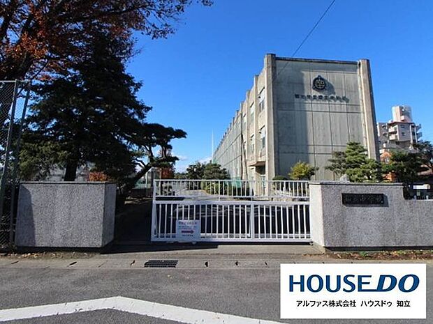 知立市立知立中学校 2050m