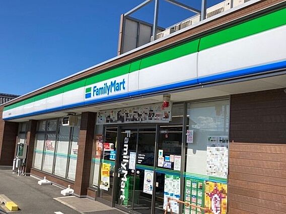 ファミリーマー...