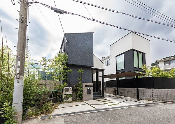 JR「芦屋」駅バス13分、「霊園前」徒歩約2分！
