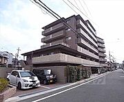 西京極駅より徒歩6分 築15年5ヶ月 7階建の賃貸物件