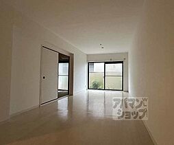 JR山陰本線 嵯峨嵐山駅 徒歩3分の賃貸マンション 1階2LDKのリビング/ダイニング