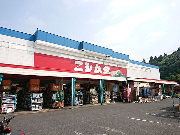 【周辺環境】ニシムタ中川店様まで約2000ｍです。