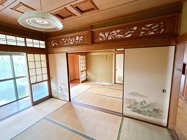 【リフォーム中】仏間側6帖の和室です。