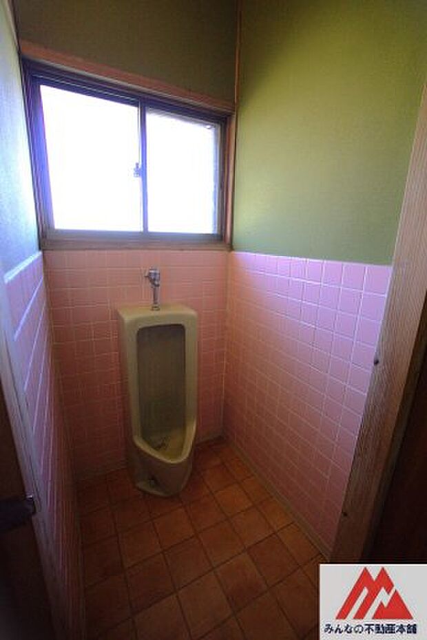 男性用トイレもございます。