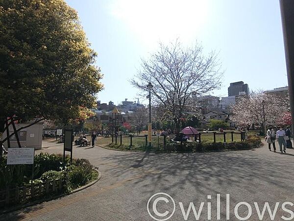 新宿区立富久さくら公園 徒歩21分。 1660m