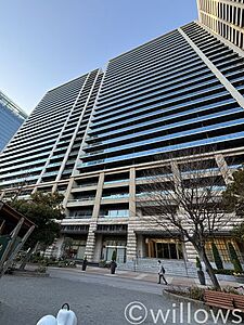 外観：それぞれ独特の顔を持つあなただけのお住まい。住戸によって暖かい日差しの入り方・見え方も違います。実際の日当たりや現地の雰囲気をぜひ現地でご確認くださいませ。