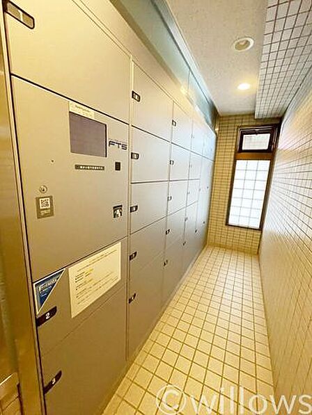 宅配ボックスも複数完備です。不在時も安心してお受け取りできます。