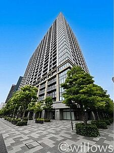 外観:周辺は教育施設や商業施設が揃う、暮らしやすい街並みが魅力的です。 外観:周辺は教育施設や商業施設が揃う、暮らしやすい街並みが魅力的です。