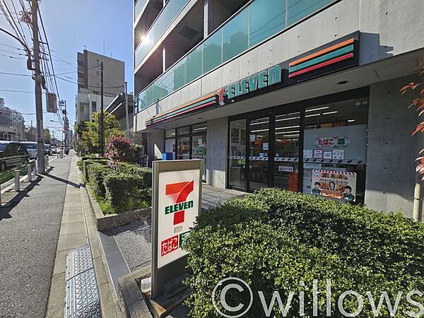 セブンイレブン港区白金台1丁目店 徒歩8分。 620m