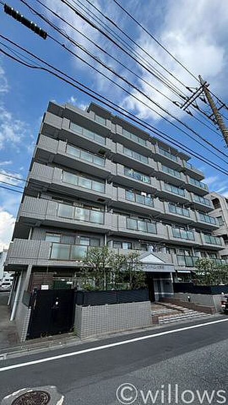 それぞれ独特の顔を持つあなただけのお住まい。住戸によって暖かい日差しの入り方・見え方も違います。実際の日当たりや現地の雰囲気をぜひ現地でご確認くださいませ。