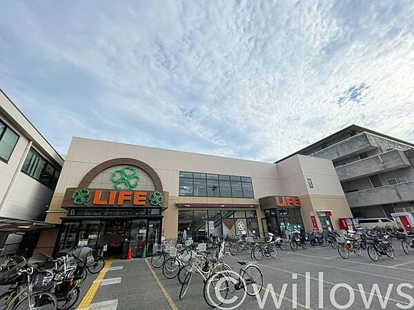 ライフ大森南店 徒歩2分。 90m