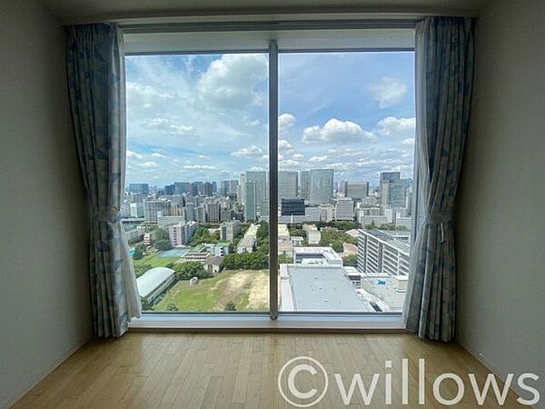 眺望の良い部屋で新生活をしてみませんか？青空がみえたり、眺望や窓からの景色が良いと、家で過ごす時間も快適なものとなります。