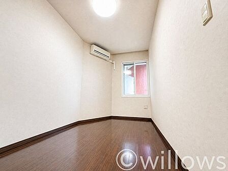 お子様の心と身体を見守る子供部屋として、思春期のプライバシーを重視したり、成長に合わせて机やベットを自由にレイアウトできるようにと、ライフスタイルに合わせたお部屋作りを見越してご覧下さい。