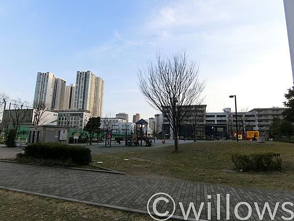 芝浦西運河沿緑地 徒歩6分。 450m