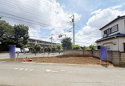 外観:忙しく過ぎゆく日常を忘れるほど、ゆったりした時間が流れる住環境。『快適』は「家」と「街」と「環境」が調和した時に訪れるのだと改めて感じさせてくれます。 外観:忙しく過ぎゆく日常を忘れるほど、ゆったりした時間が流れる住環境。『快適』は「家」と「街」と「環境」が調和した時に訪れるのだと改めて感じさせてくれます。