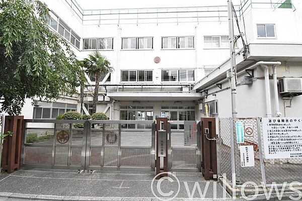 世田谷区立駒繋小学校 徒歩8分。 610m