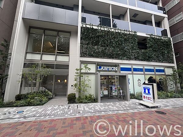 建物1階にローソンがあり、日々の買物やちょっとした用事にも便利。住まいの足元で生活利便を確保でき、忙しい毎日を身近に支える住環境が整っているのも魅力の一つです。