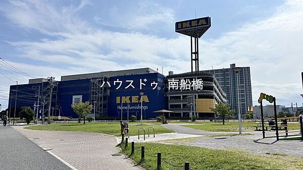 IKEA Tokyo-Bay 240m