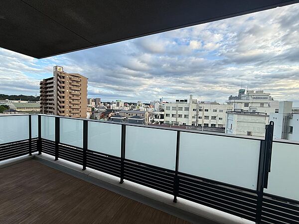 南側バルコニー(市街地方面)です。