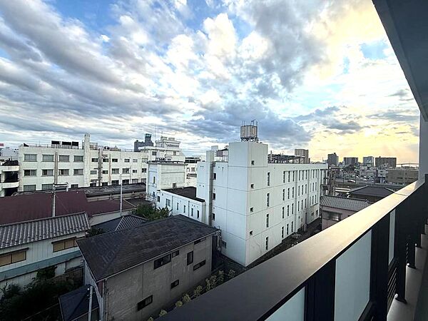 バルコニーから萩原病院方面を撮影した写真です。
