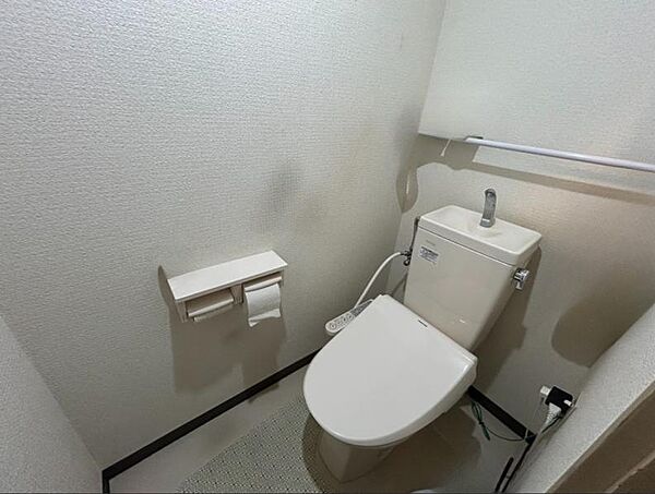 トイレは洋室に面していないので音の響きが緩和されます。