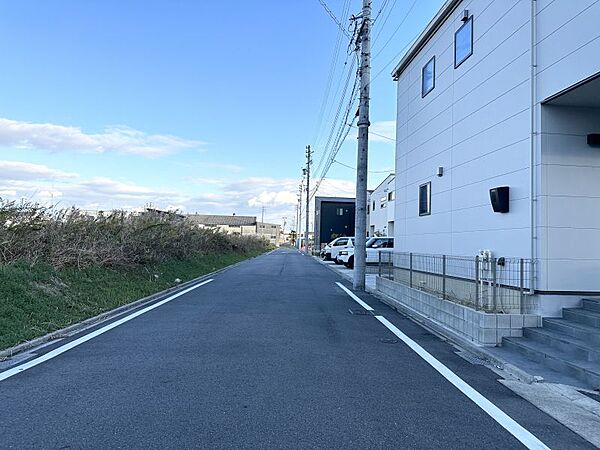 区画整理された街並みで小学校・保育園や公園も近く子育てに向いているエリア！
