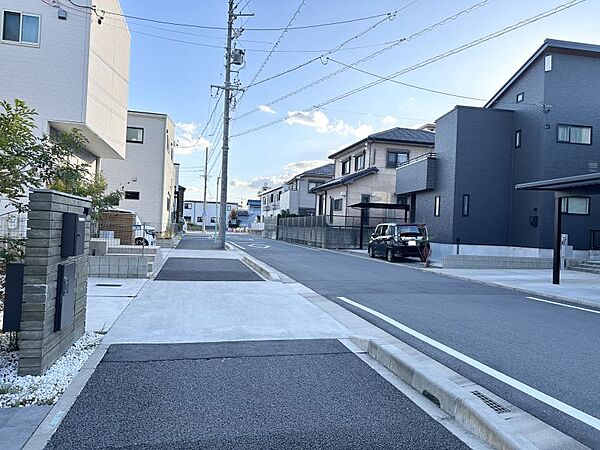 コンビニ、ドラッグストアまで徒歩約10分圏内！